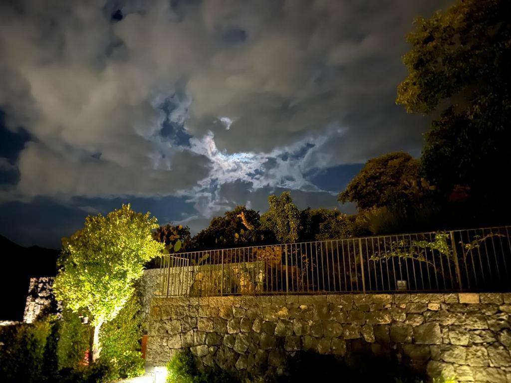 La Casa Dell'Alloro ซัฟเฟรานา เอตเนอา ภายนอก รูปภาพ